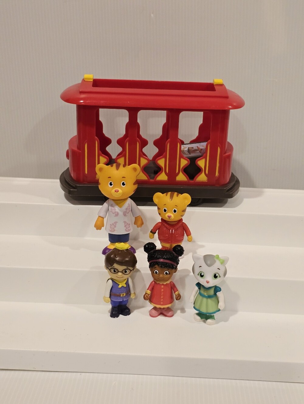PBS Daniel Tiger Neighborhood Pull Back Trolley and Figure Set